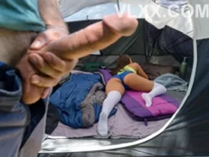 Hai cô nhân viên nữ muốn làm tình tôi khi biết tôi vẫn là trai tân