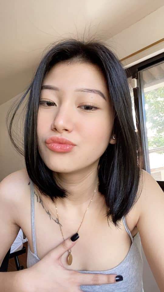 Anh trai bất lực trước cô em ghệ cùng cha khác má khiêu khích