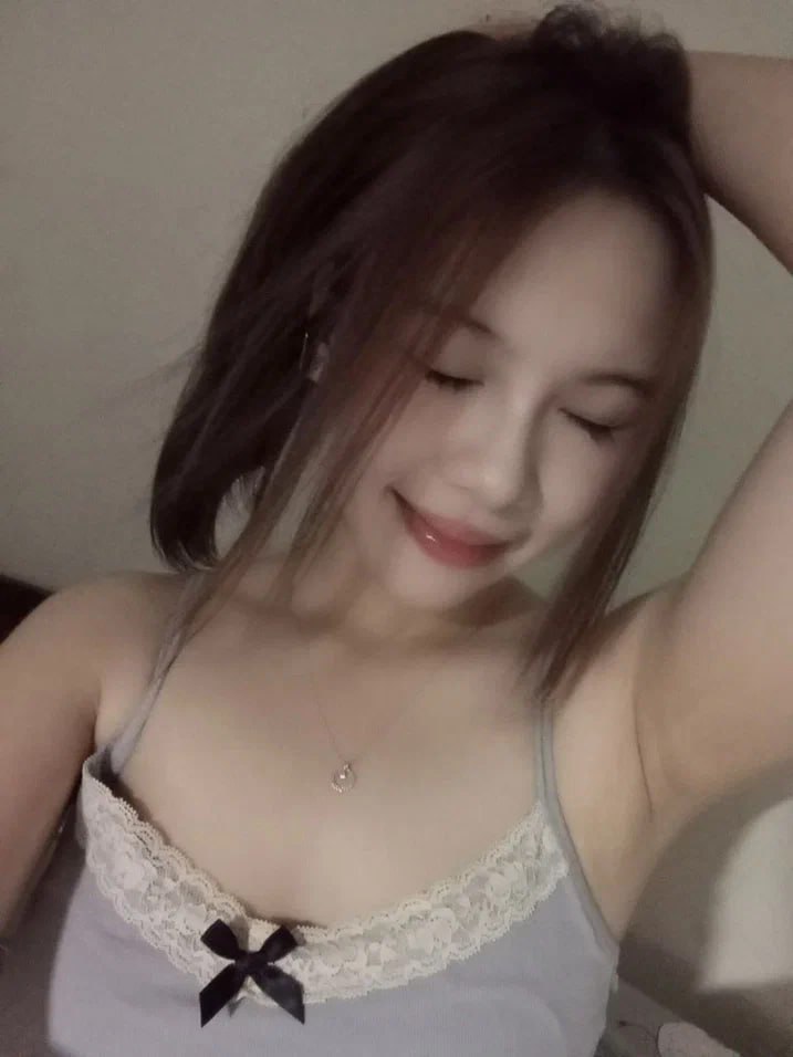Chị hàng xóm quyến rũ nhà kế bên
